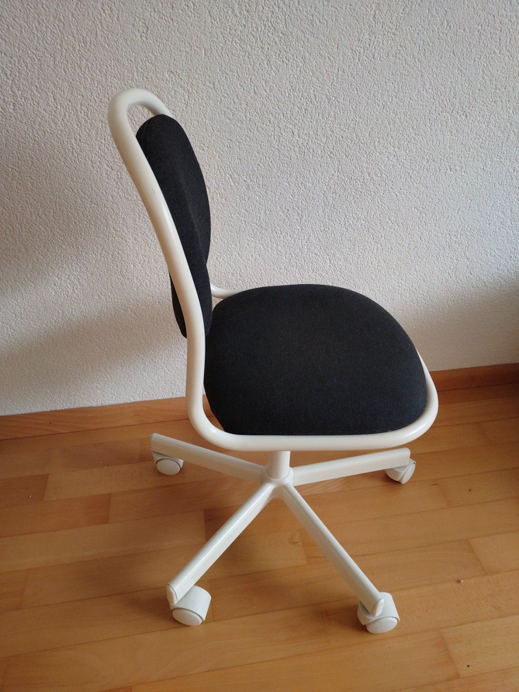 Ikea Chaises: Kinder-Bürostuhl Örfjell – D'occasion à Binningen par cullera2 1
