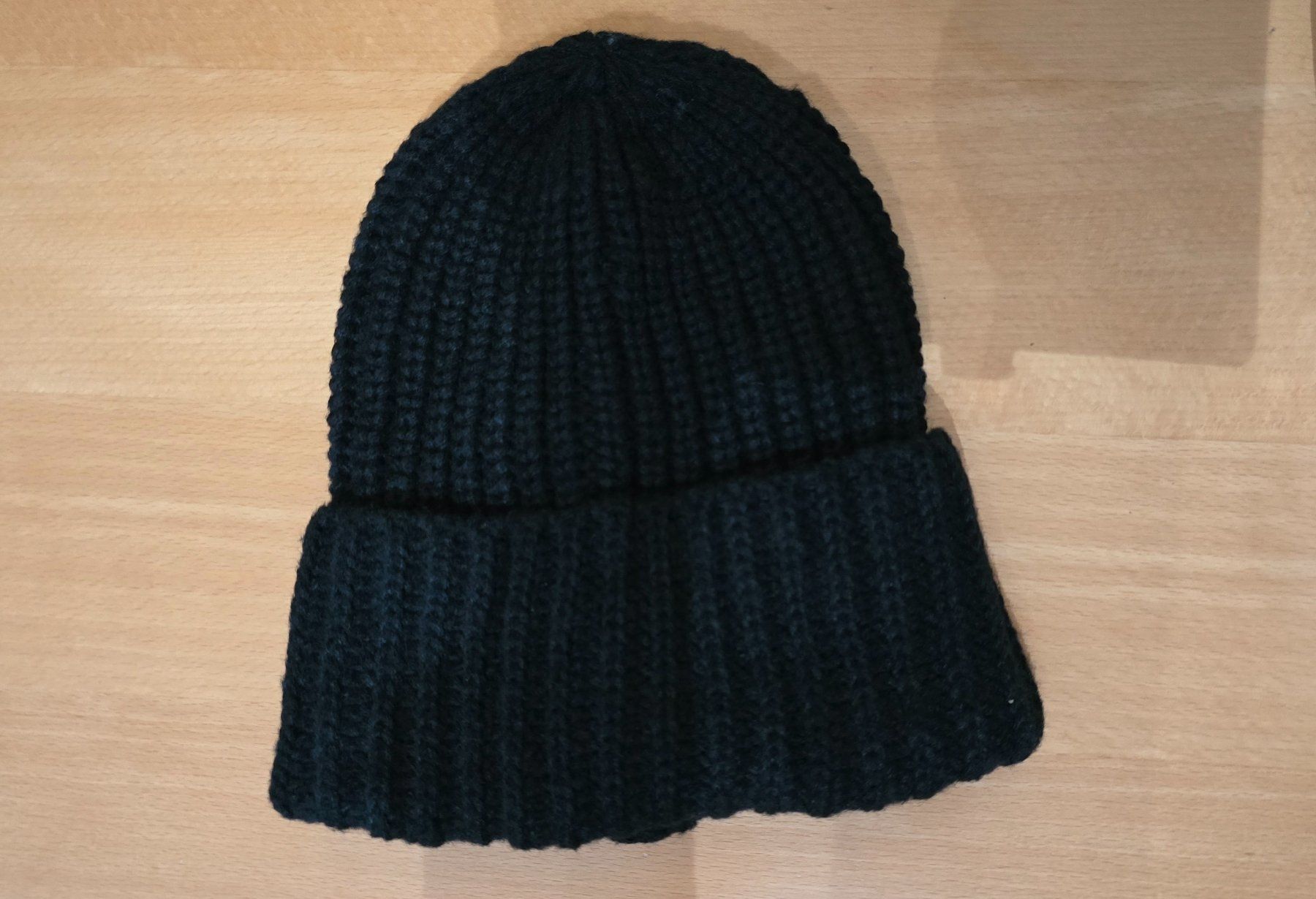 Copricapi, berretti & cappellini: Basic Strick-Mütze - schwarz - Beanie – Nuovo (secondo la descrizione) da Thalwil venduto da VitaMini