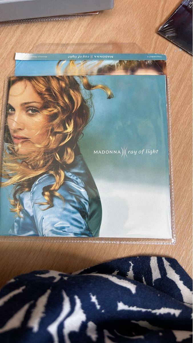 CDs: Madonna Ray of Light CD  – D'occasion à Herbetswil par rotekatze84