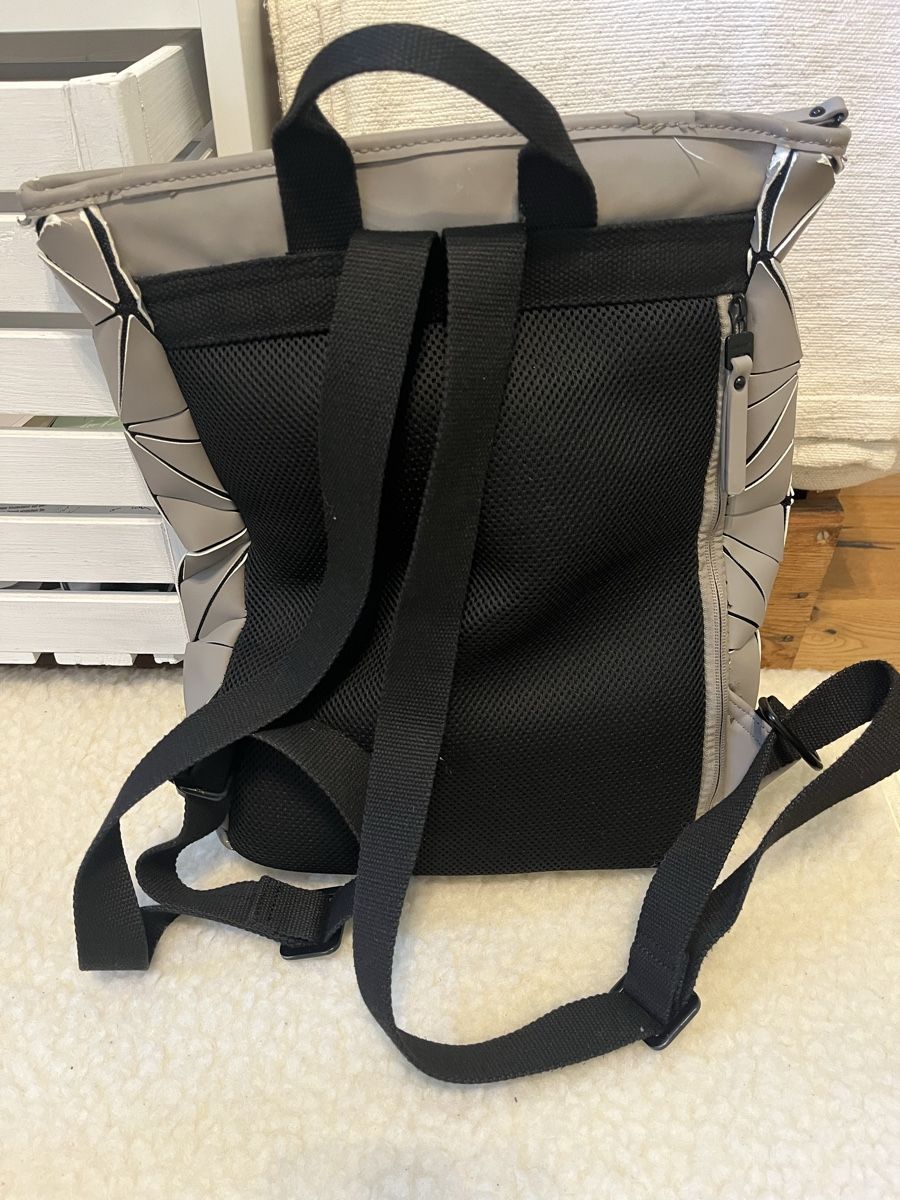 Suri Frey Zaini: SURI FREY Rucksack grau,schwarz – Usato da Sax venduto da _Kornblume_ 1