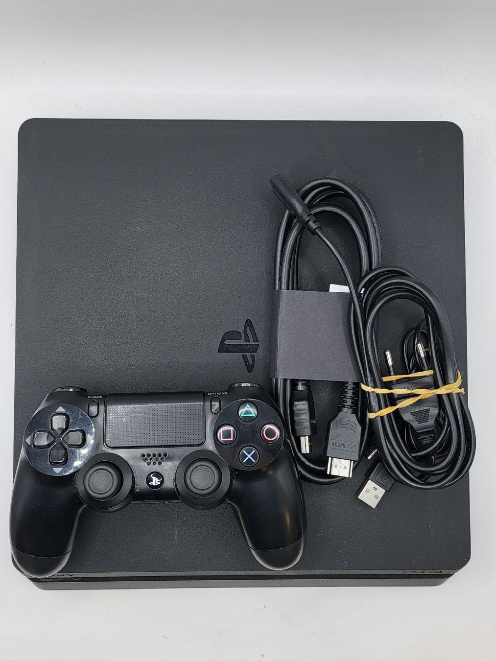 Sony Console: Playstation 4 Slim - Console + manette 1TB – Usato da Lausanne venduto da CashngoLausanne 1