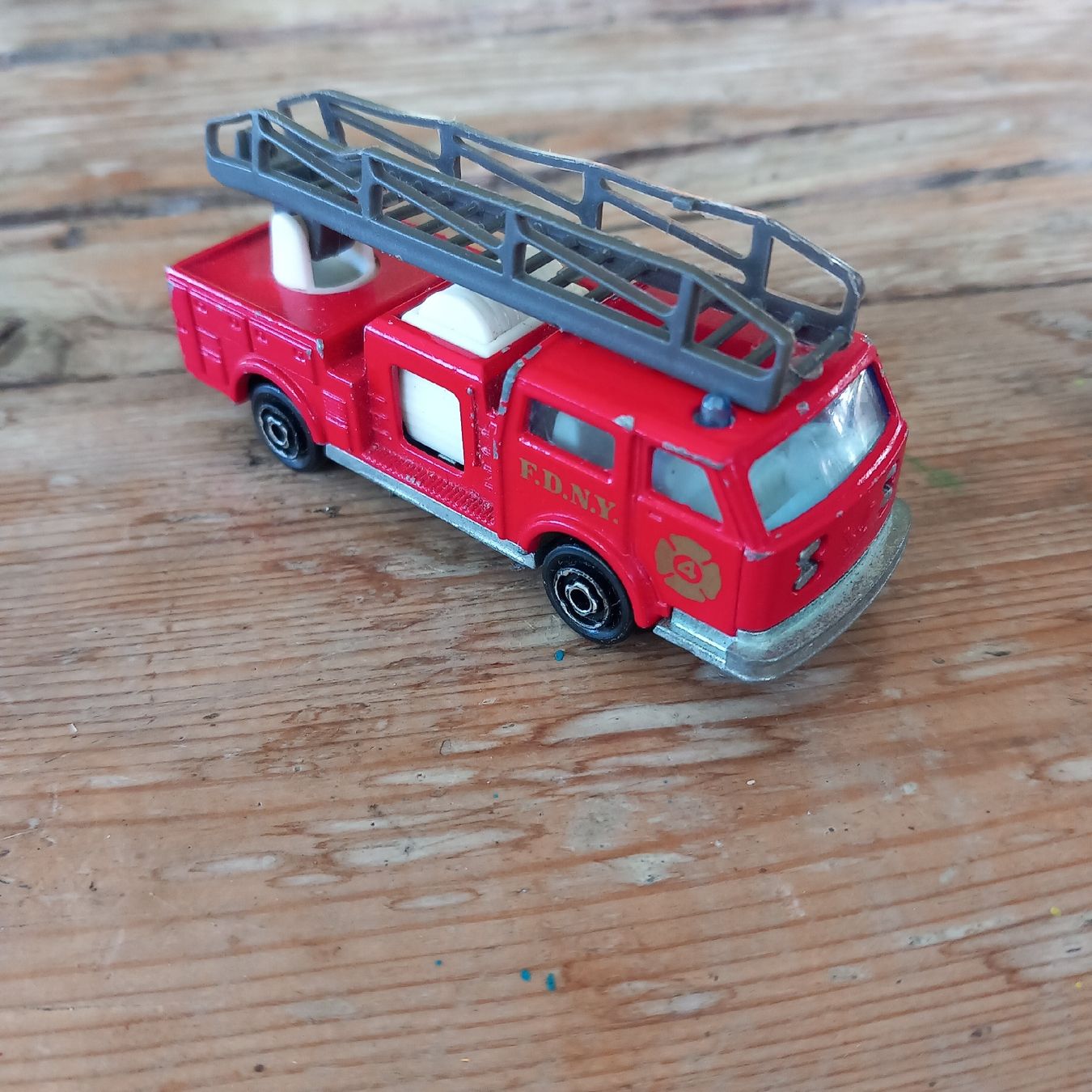 Majorette Modellini d'auto: Feuerwehr F.D.N.Y. No.207 Majorette – Usato da Ebnat-Kappel venduto da blazzi 1