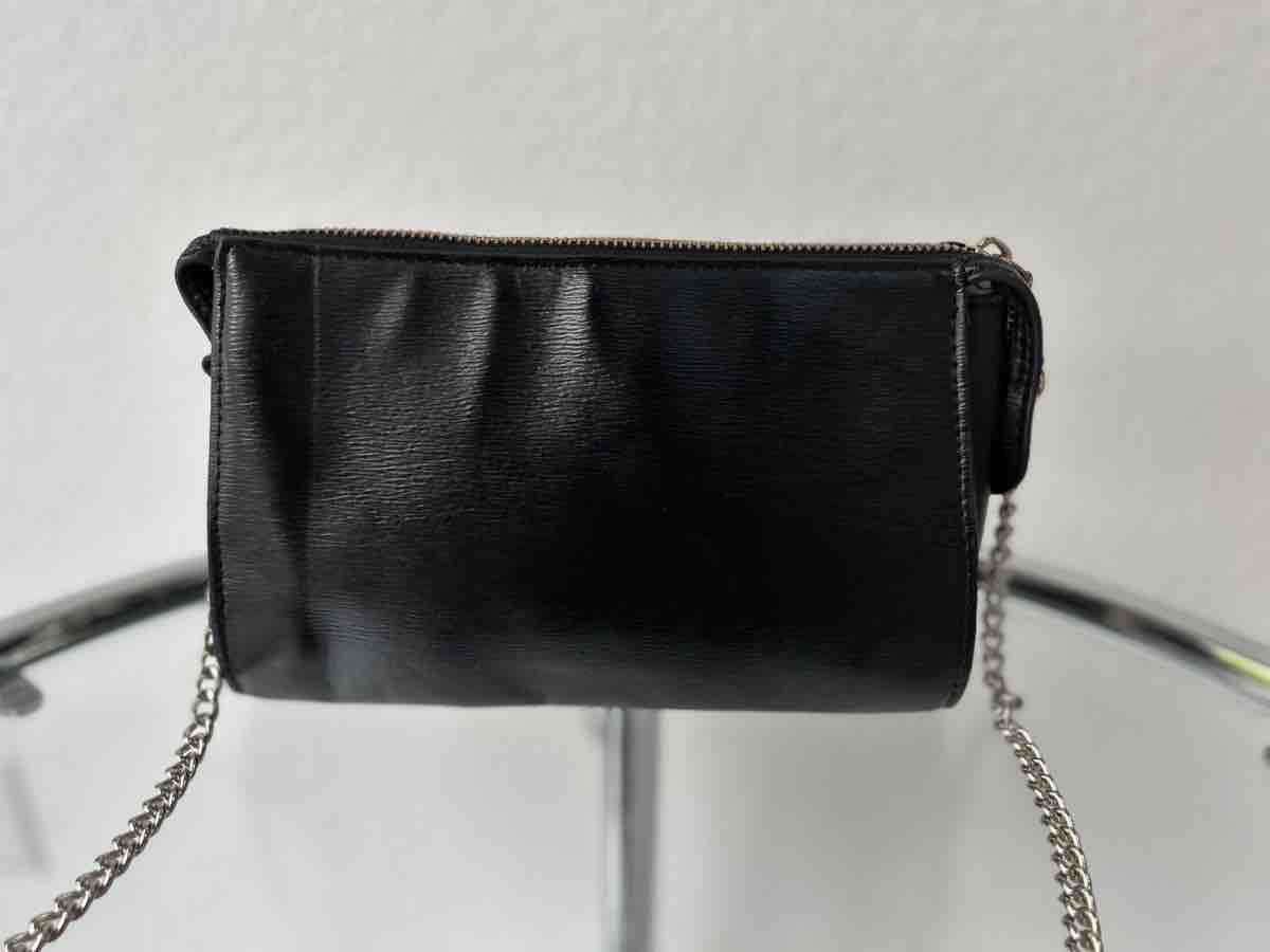 H&M Taschen für Damen: Black Leather-Look Key Case with Chain Strap – Gebraucht aus Saland von ele_vc96 2