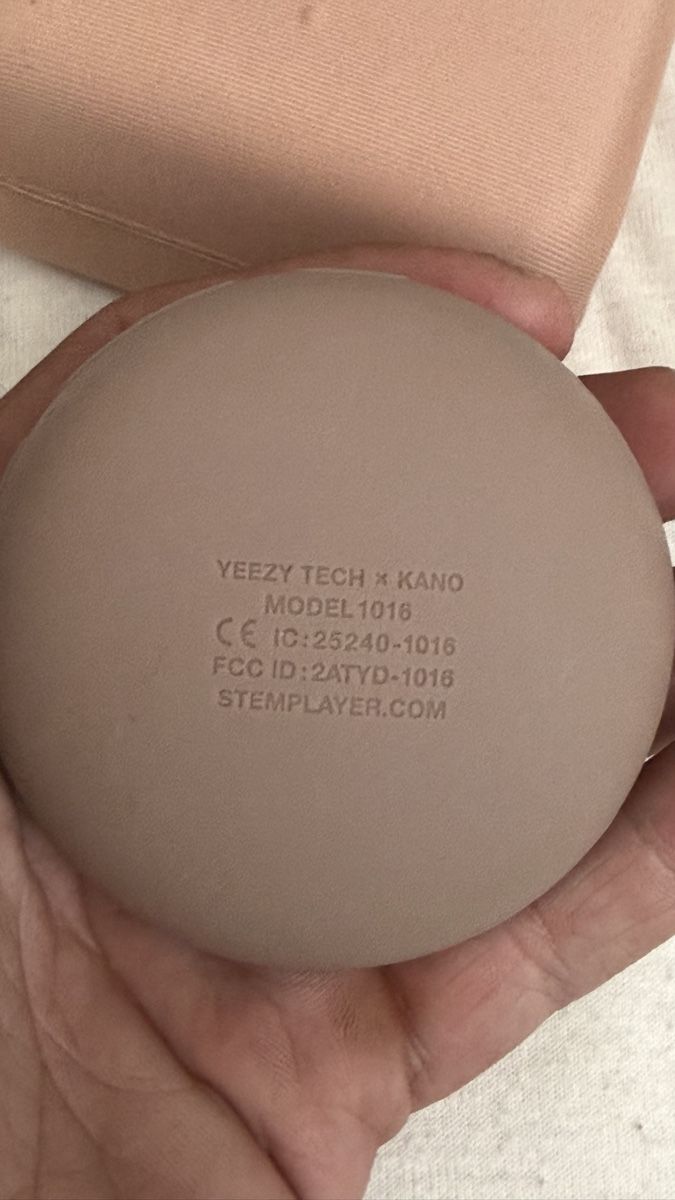 Lautsprecher: Yeezy Stemplayer – Neu (gemäss Beschreibung) aus meyrin von aar_g8xm 2