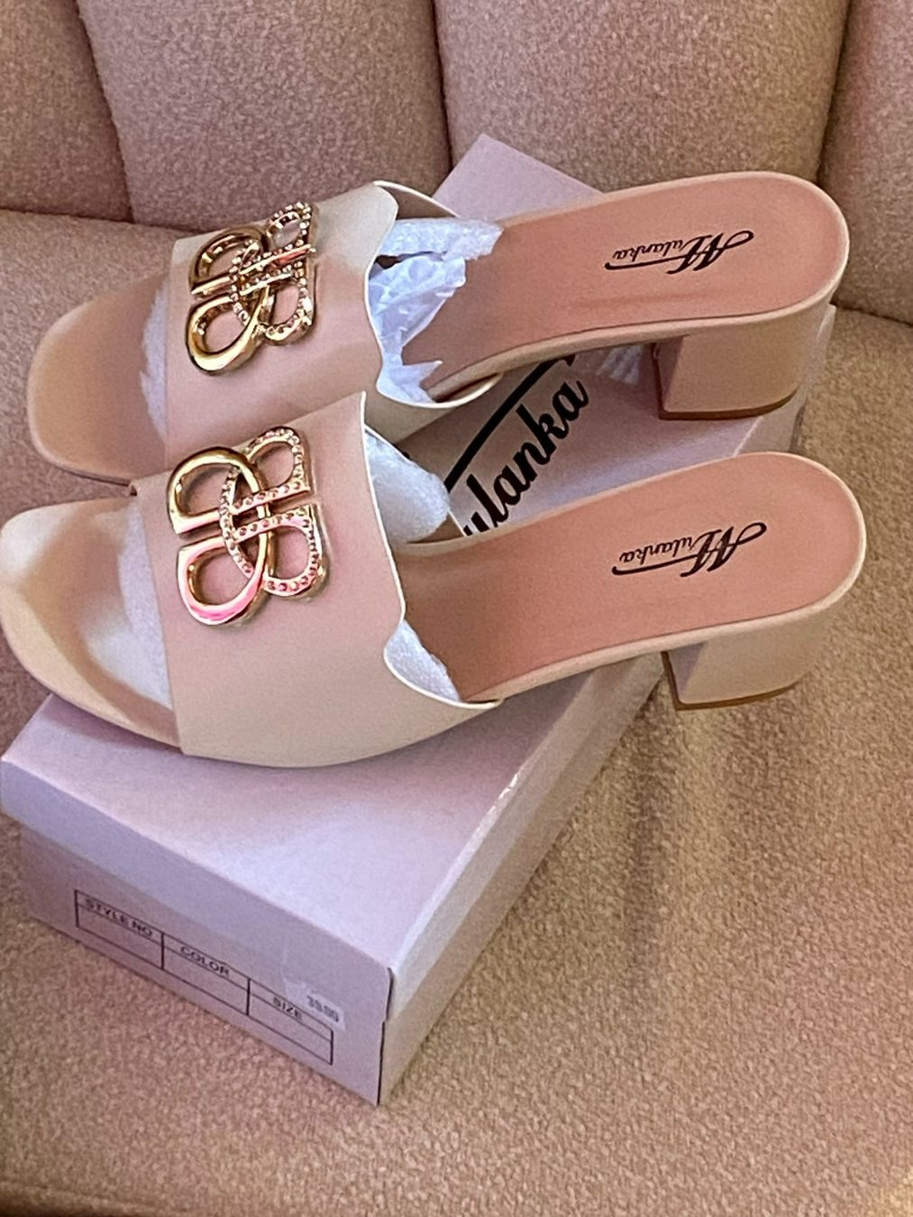 Damenschuhe: DAMEN SCHUHE -BEIGE – Neu und originalverpackt aus Meienried von ManuelaBoutique 1