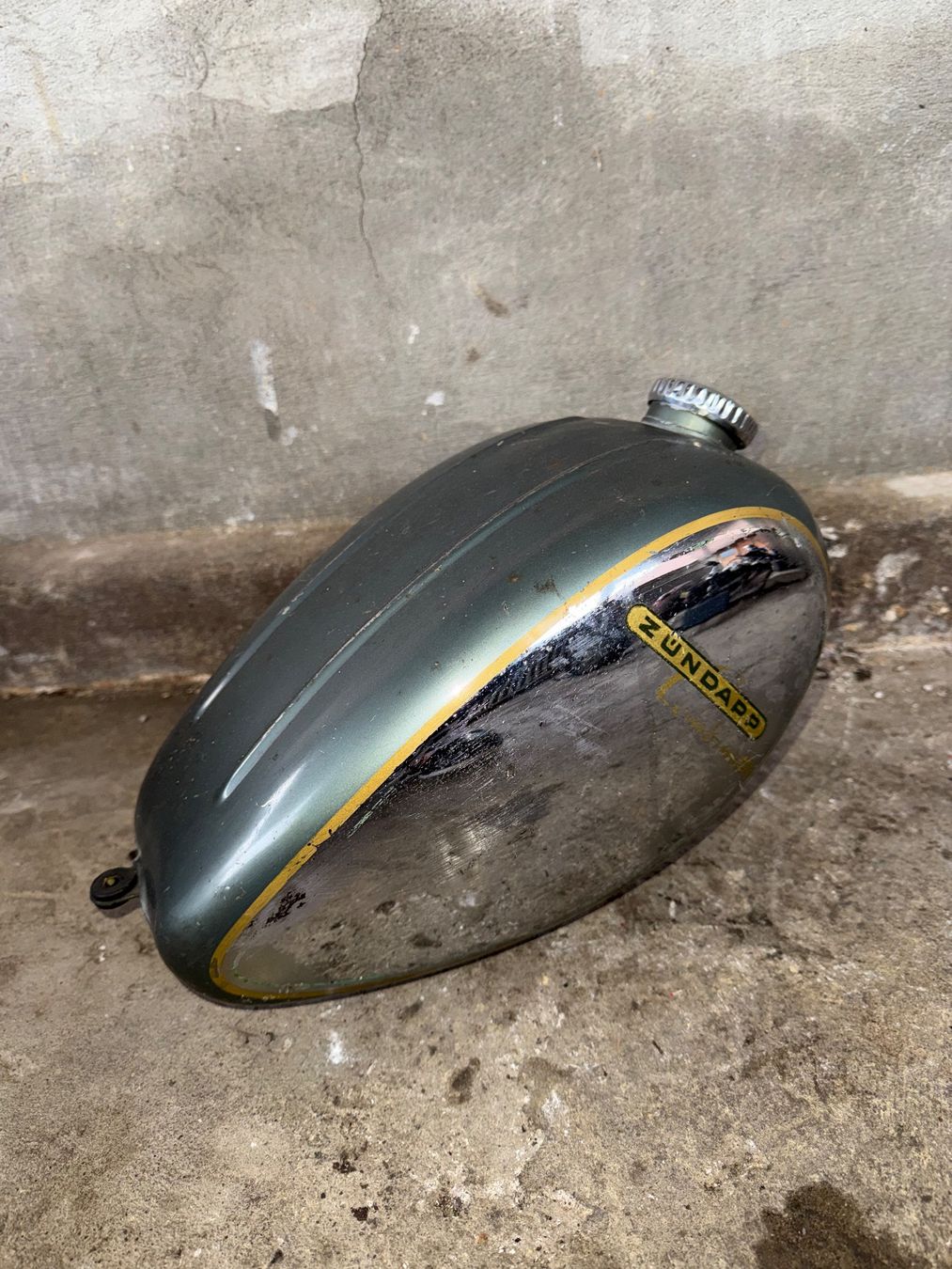 Zündapp Parti ricambio per ciclomotori: Zündapp Mofa Tank – Usato da Fahrni b. Thun venduto da berger_tuning34 2
