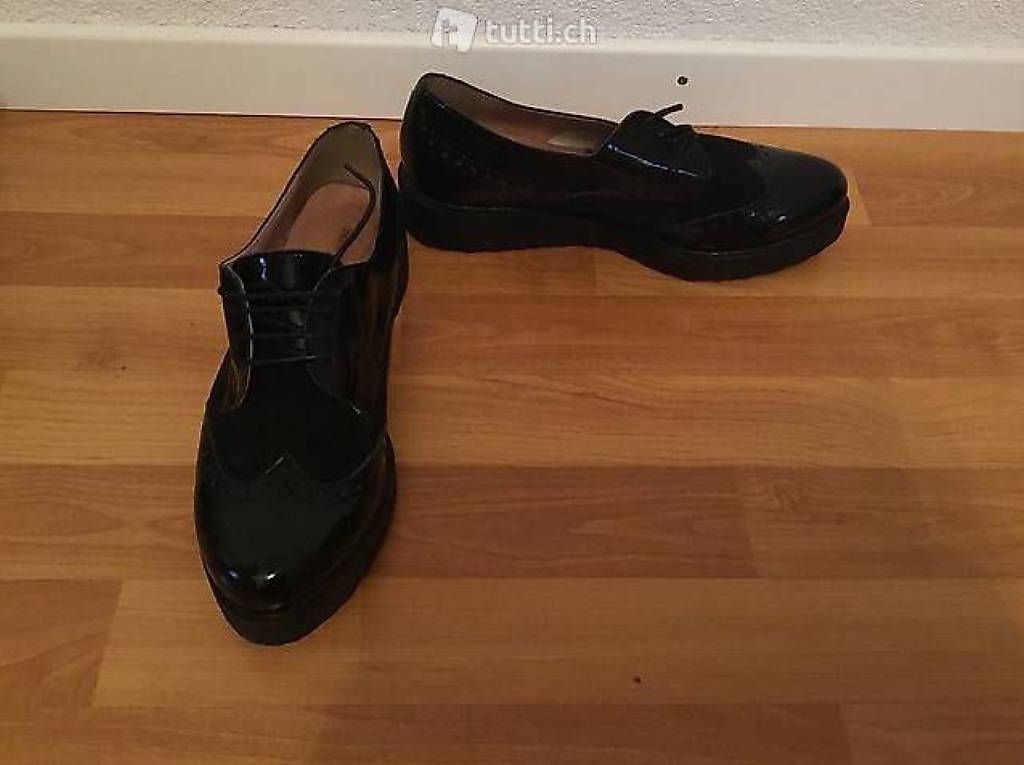 Chaussures femmes: neue lederschuhe gr. 41 – D'occasion à Mörschwil par nvcmi
