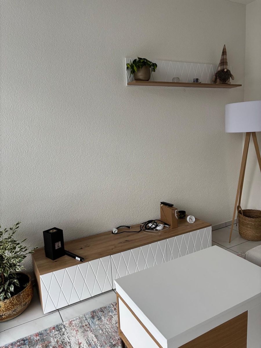 Pfister Mobili TV: Side-/Lowboard mit passendem Wandtablar – Nuovo (secondo la descrizione) da Meisterschwanden venduto da rogergro 1