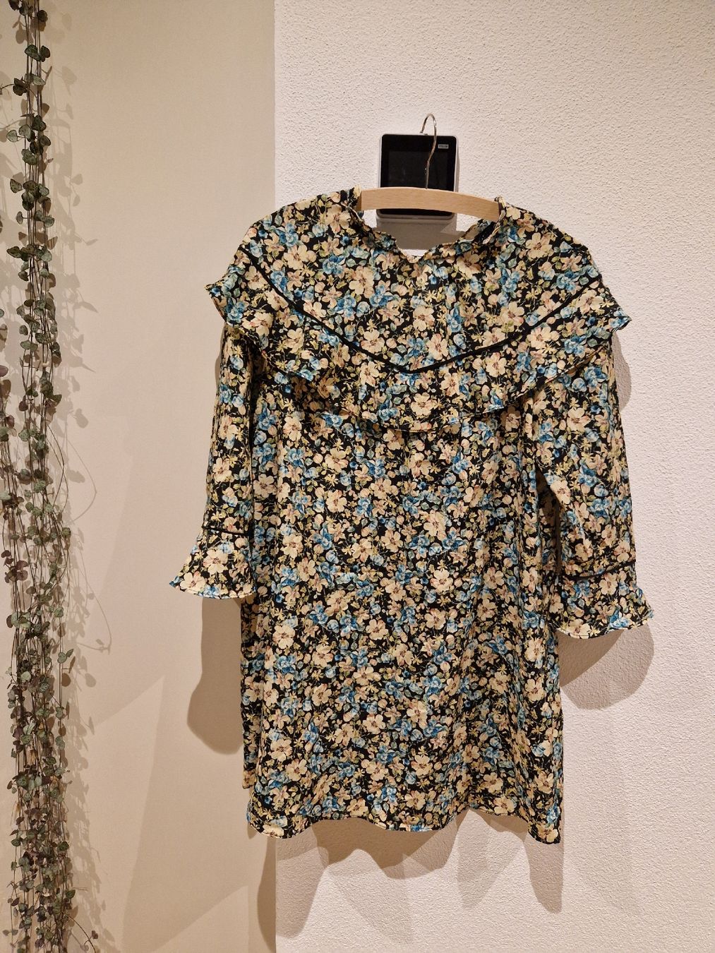 Zara Robes: Zara Kleid mit Blumenmuster – D'occasion à Luzern par rebsi02
