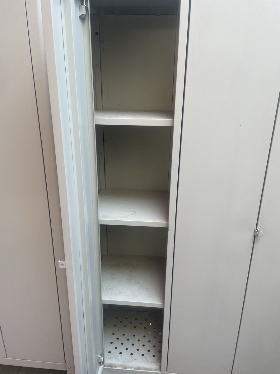Gartenschrank Metall beige IKEA 160x90x35 (Gebraucht) in Zug für CHF 95 – nur Abholung auf Ricardo kaufen