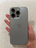 Apple iPhone 16 Pro 128 GB grau mit Displaybruch