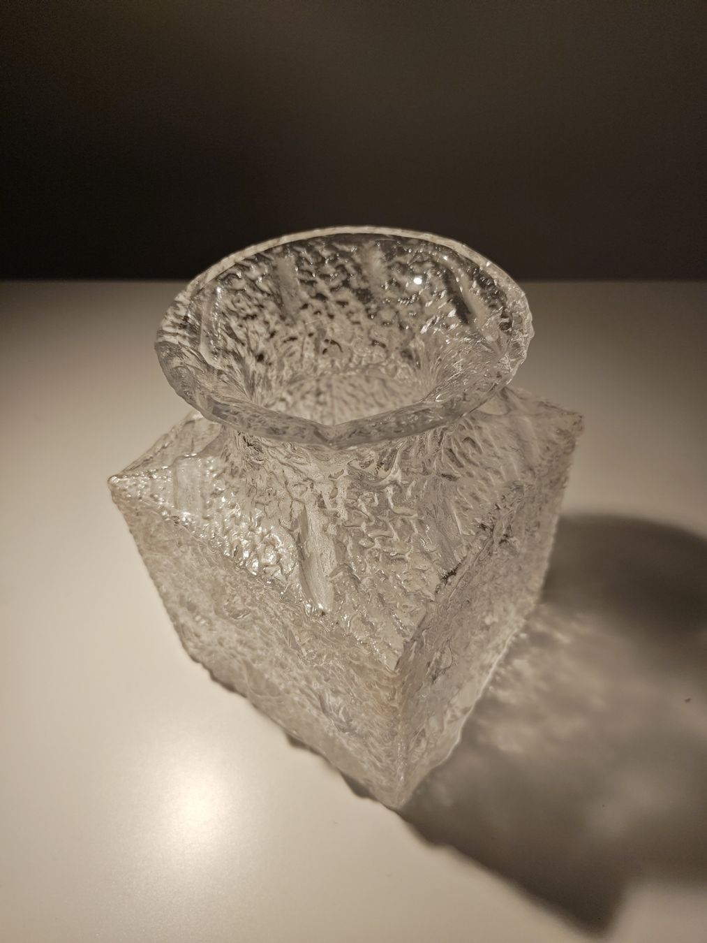 Iittala Vasi & Recipienti: Iittala Crocus vasen – Usato da Kloten venduto da tur_s79q