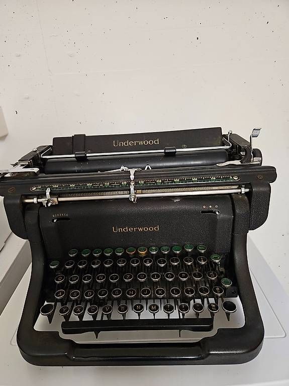 Schreibmaschinen: Underwood Schreibmaschine – Gebraucht aus Wangen von Jnova
