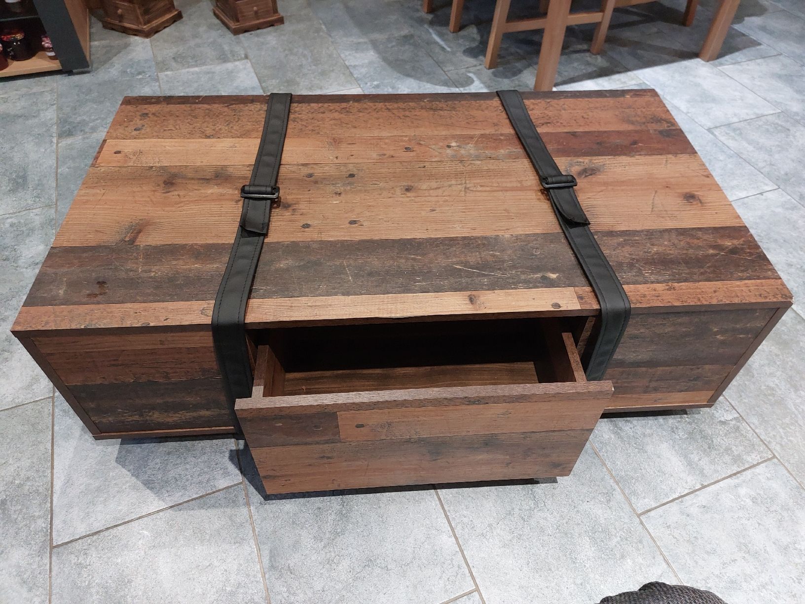 Tables: Couchtisch  – D'occasion à Tuttwil par mie_8cft