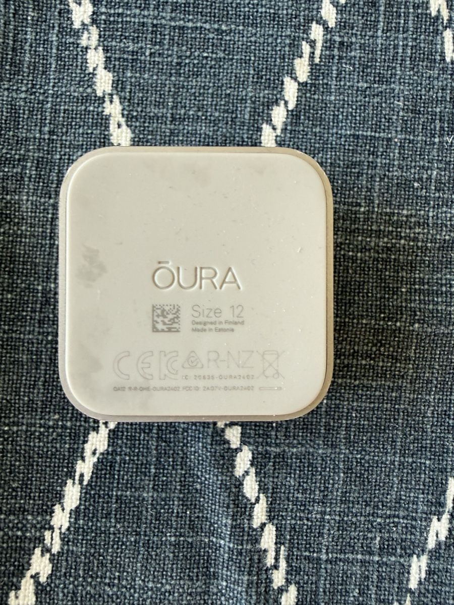 Oura Bagues: Oura Ring 4 Bundle,  "Stealth" + Extras (Grösse 12) – Neuf avec emballage d'origine à Zürich par __sandro 7