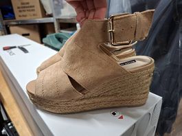 River Island Keilabsatz Sandalen beige Grösse 38 neu
