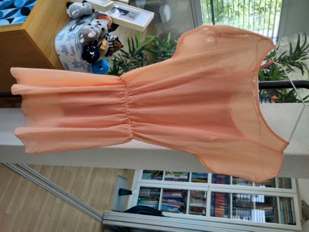 Sommerliches leichtes Kleid in Koralle Gr. S