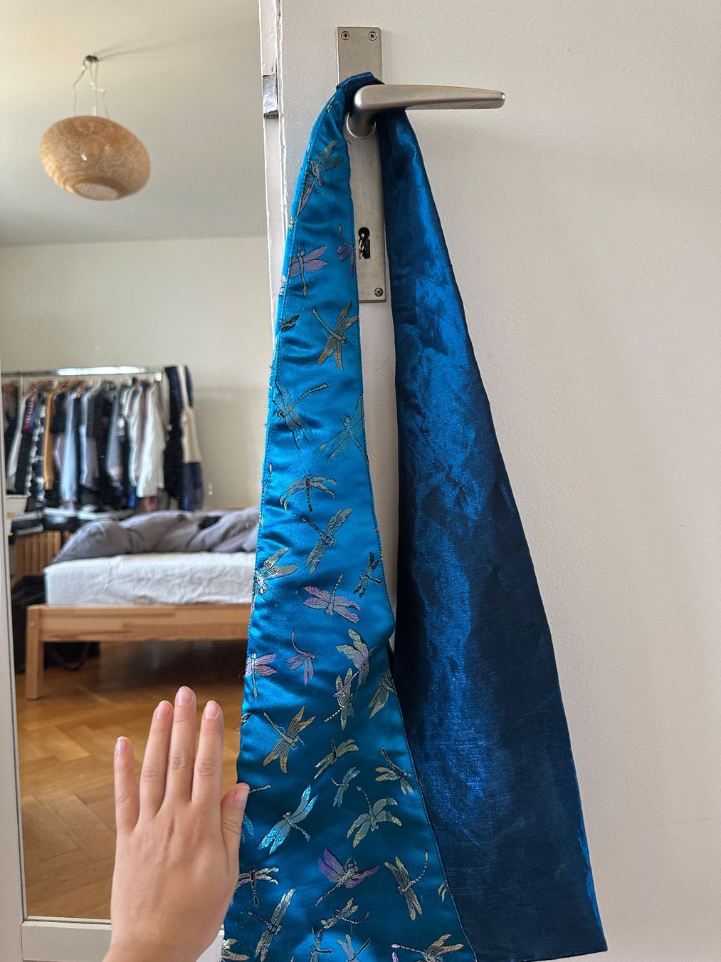 Sacs femmes: Tasche mit Libellenmuster blau Seide(-Imitat?) – D'occasion à Bern par KrAGinES 2