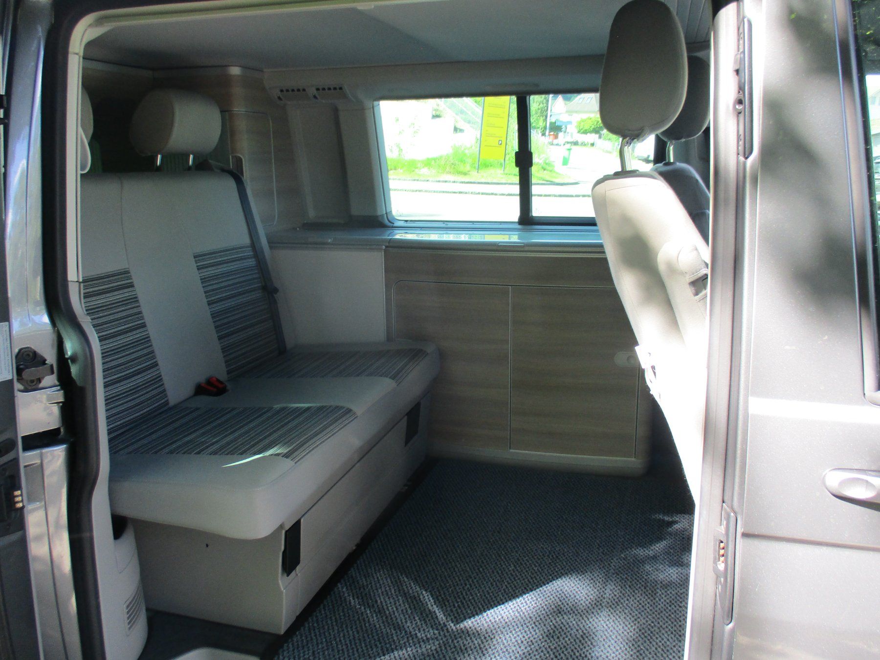 VW Camping Fahrzeuge: VW T5 Califonia inkl Garantie – Gebraucht aus Riedholz von Riedholz-Garage 9