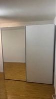 Pfister Schrank mit Spiegelfront