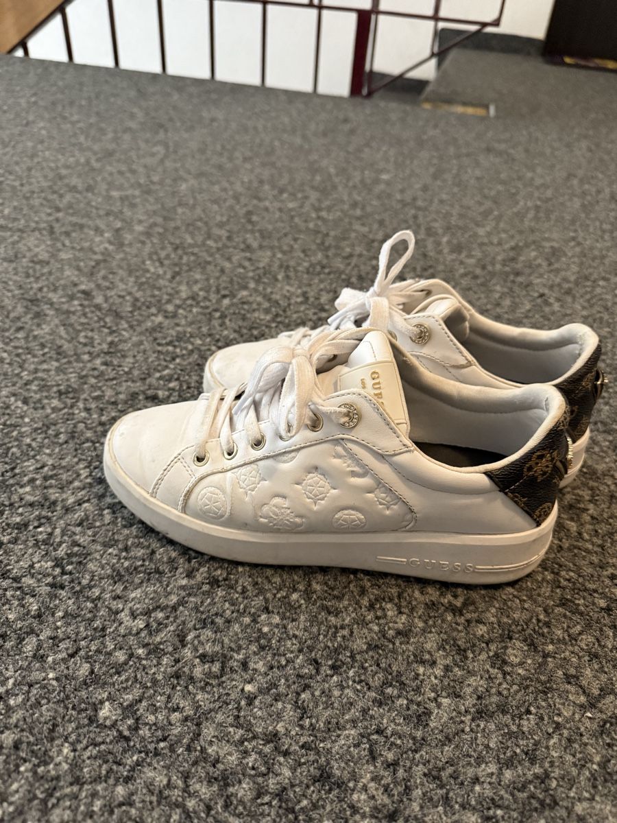 Chaussures femmes: Sneaker – D'occasion à Bolligen par arg_v256 2