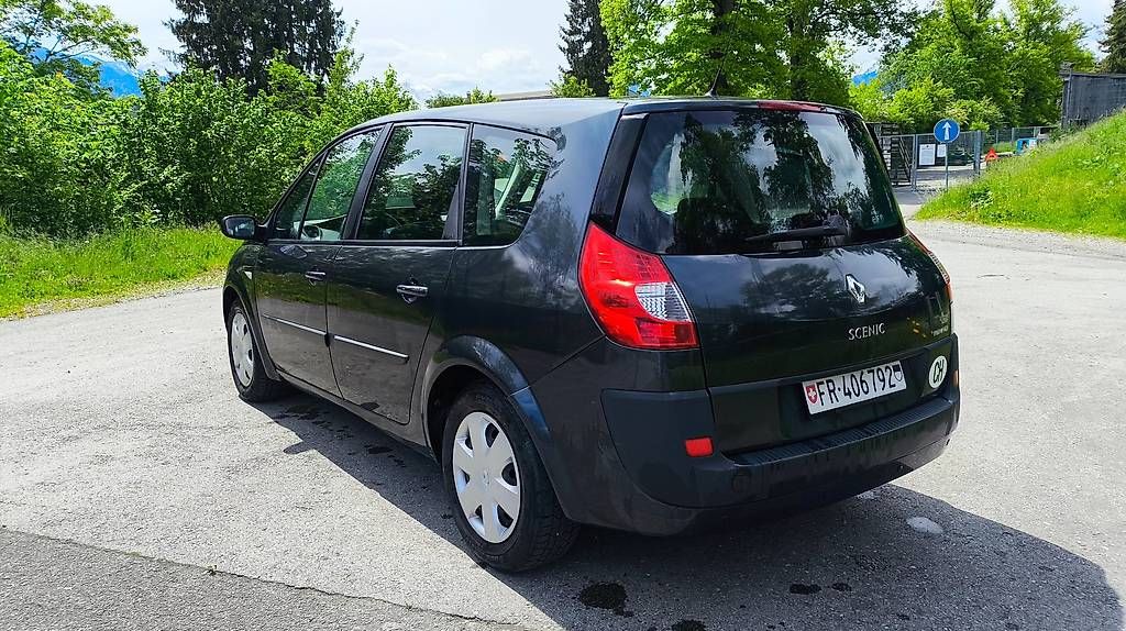Renault Automobili: Renault Scenic 7 places. 31.03.2026 – Usato da BULLE venduto da tia_98d5