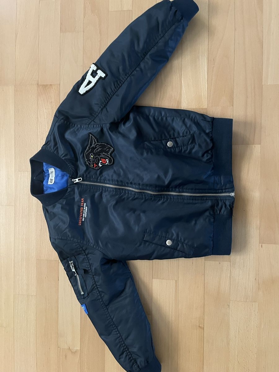 H&M Vestes & Manteaux: Kinder Jacke 122/128 – D'occasion à Ermatingen par Pinggu02
