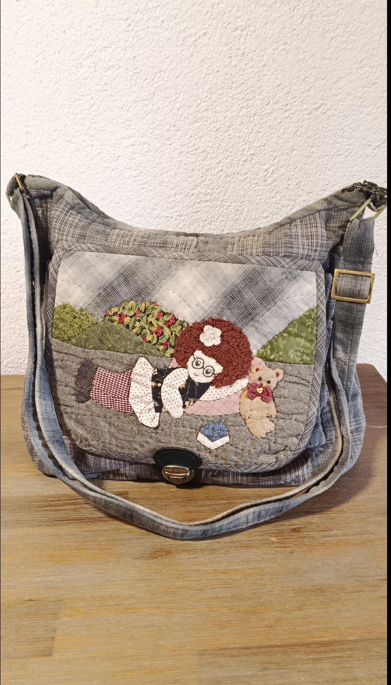 Taschen für Damen: Tasche Schultertasche Patchwork Motiv neuwertig – Gebraucht aus Rheineck von fer_q7mt