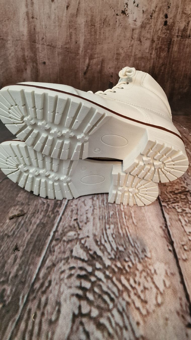 Scarpe da donna: Stiefelette weiss Gr 39 – Nuovo (secondo la descrizione) da goldach venduto da seegoldi13 3