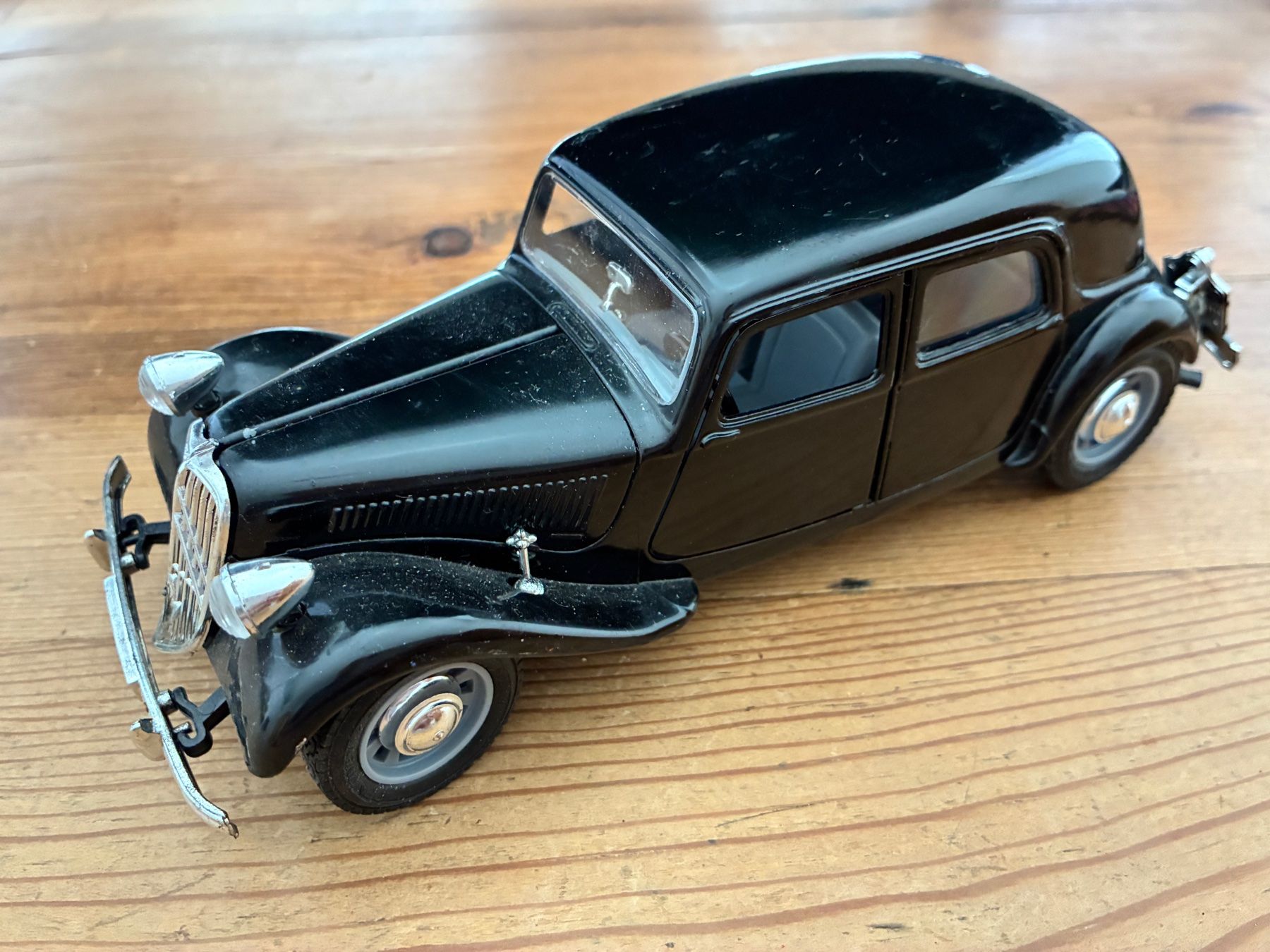 Bburago Modellini d'auto: Modellauto Citroen CV15 Bburago 1/24 – Usato da Bassersdorf venduto da Watchme02