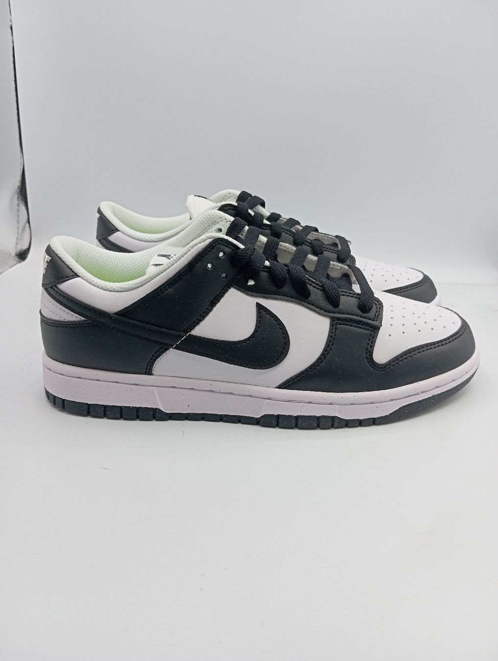 Nike Herrenschuhe: Nike Dunk Low Next Nature - Panda (EU41) – Neu und originalverpackt aus Schaffhausen von outlez