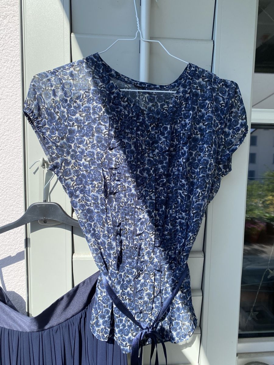 H&M Camicette: Pliseé Jupe mit Bluse – Usato da Mettmenstetten venduto da Eve_hy8n 2