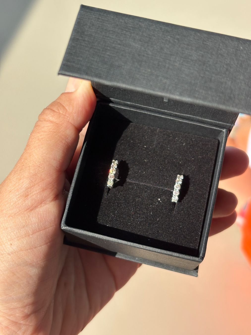 Ohrringe & -stecker: 14k White Gold Earrings with 0.62 cts Diamonds – Gebraucht aus Nyon von My_wardrobe 2