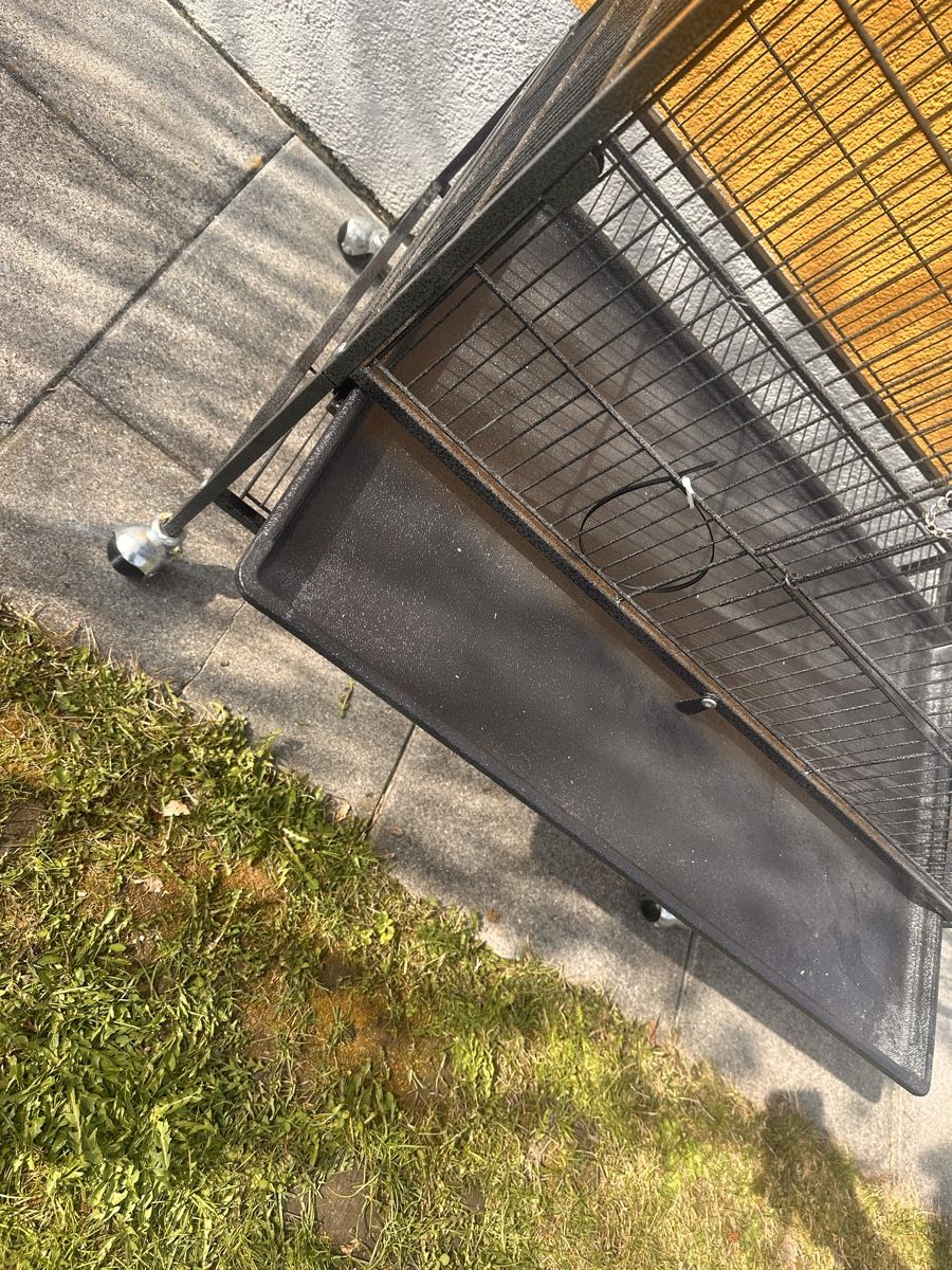 Cages, transport & sécurité: Large rolling cage - Perfect for your parrots 🦜✨ – D'occasion à Winterthur par aykutkozandagi 5