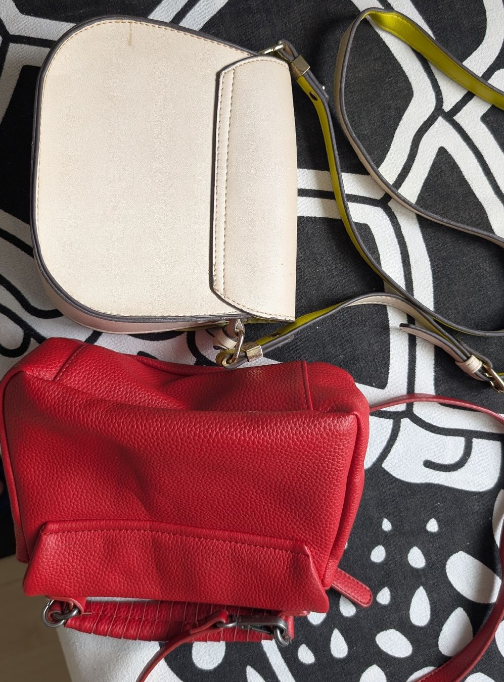 Taschen für Damen: Tache/Handbag – Gebraucht aus Zürich von MAG_b6zd 1