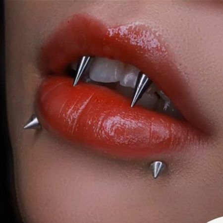 Bijou crocs de Vampire, dents de Zombie