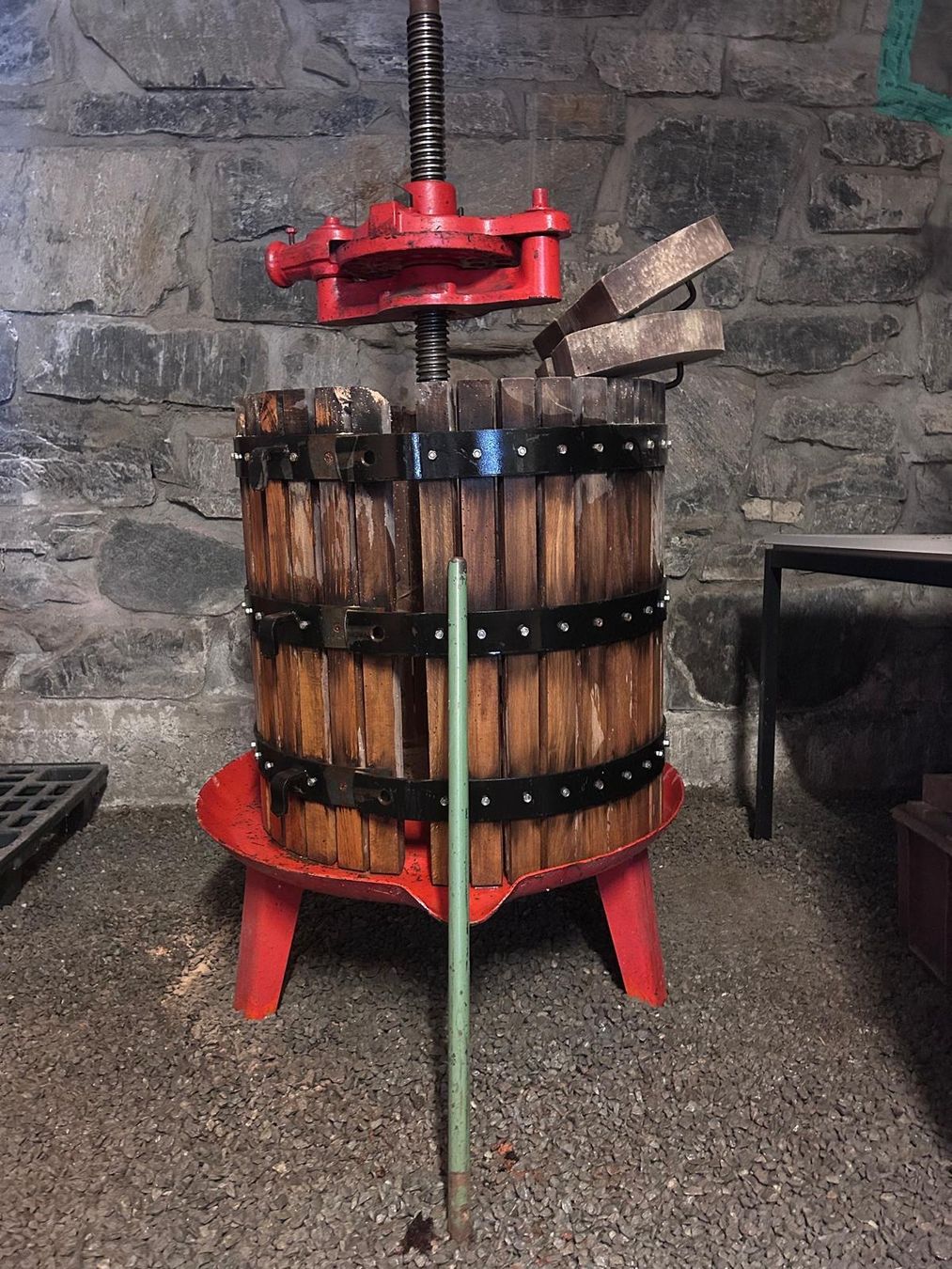 Toutes les machines: Weinpresse mechanisch – D'occasion à Niedergesteln par eli_b7t7
