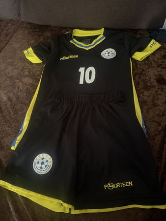 Fussballset Zeneli Grösse 128 Schwarz Gelb