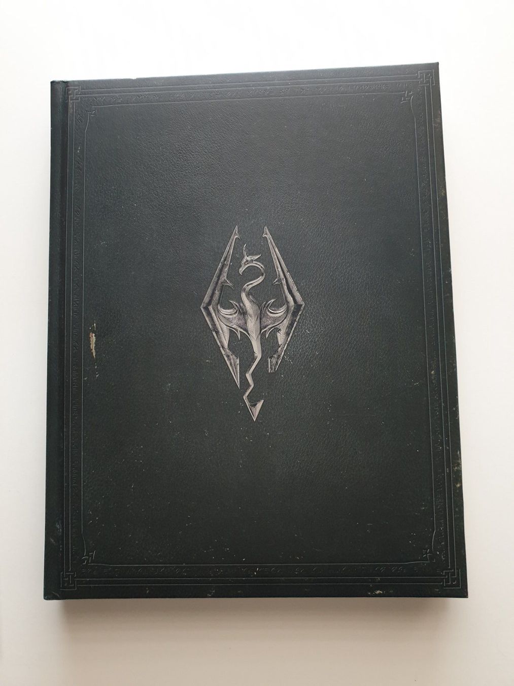 Libri: Skyrim Collectors Edition Artbook – Usato da Zürich venduto da pau_y8mv