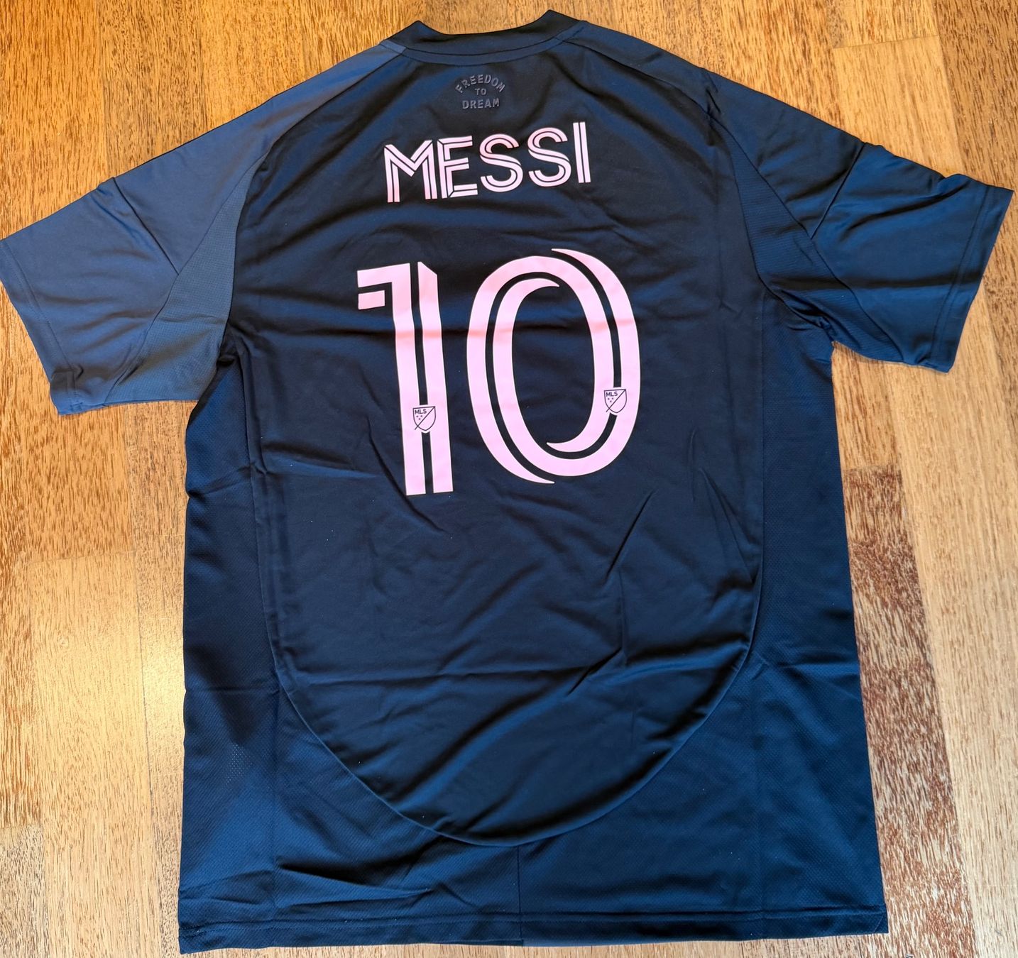 Adidas Canottiere & Pantaloni: Inter Miami Away Shirt - 2025 - Messi – Nuovo (secondo la descrizione) da Hermetschwil-Staffeln venduto da Beat131