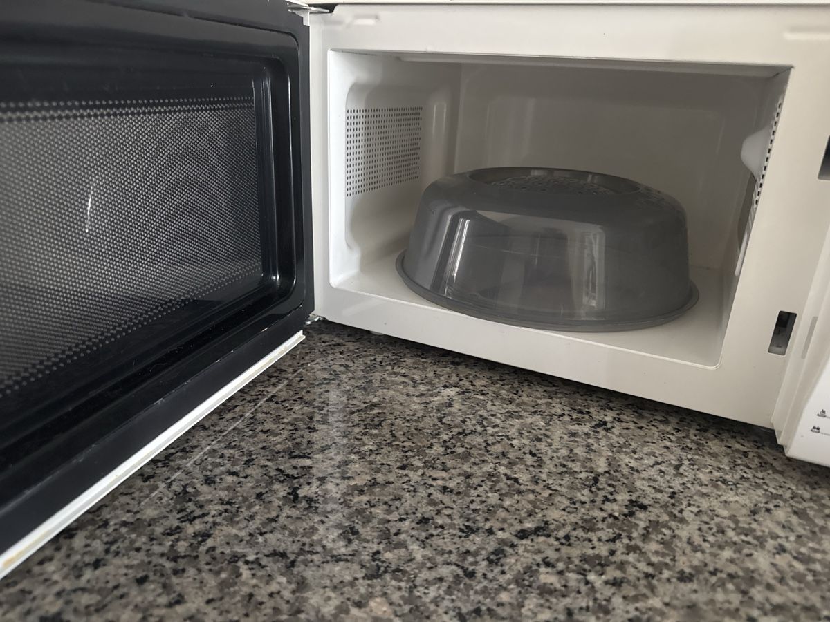 Durabase Appareils de cuisine: DURABASE Mikrowelle weiss gute Funktion – Neuf (Voir description) à Zürich par Miiiich__elle 1