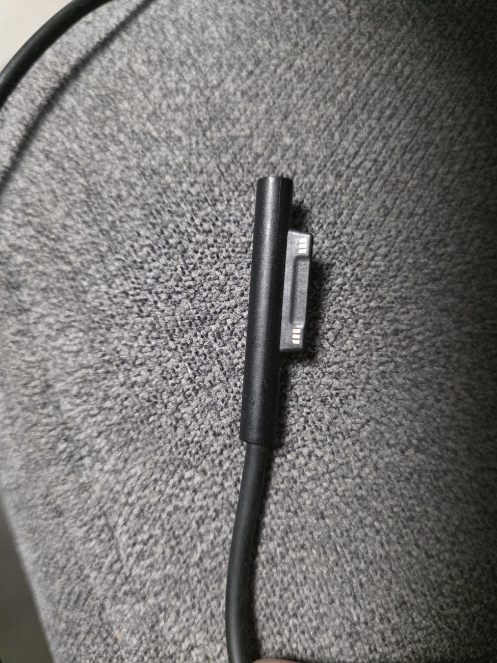 Microsoft Caricabatterie: Microsoft Surface netzteil 65W gebraucht – Usato da Kollbrunn venduto da NtbkServiceToesstal 1