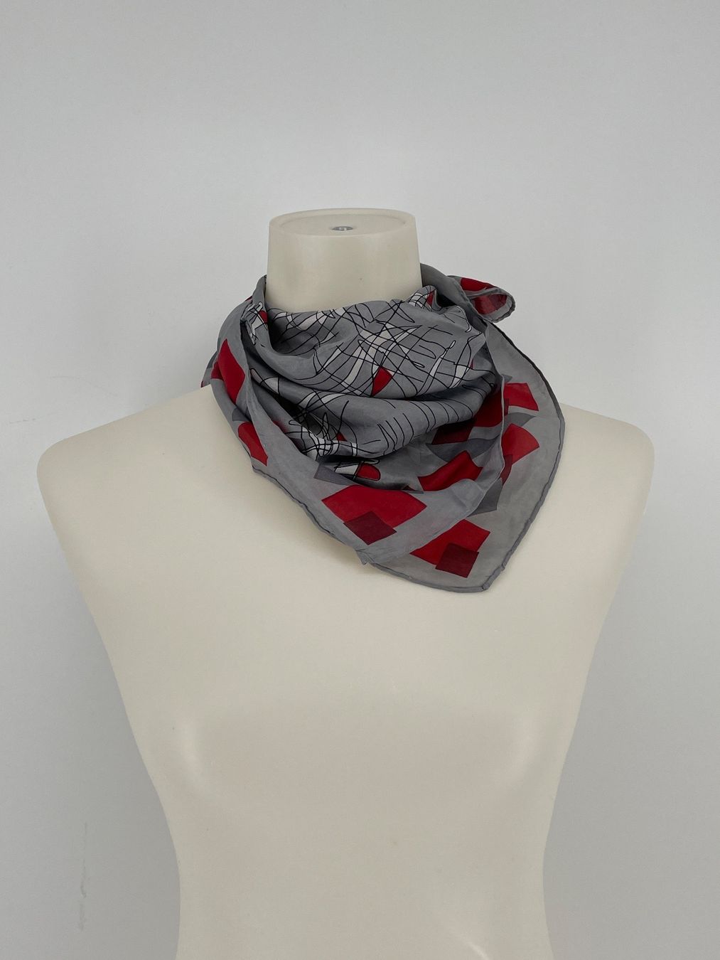 Foulards, Tücher & Schals: Foulard – Gebraucht aus Auenstein von moin. 1