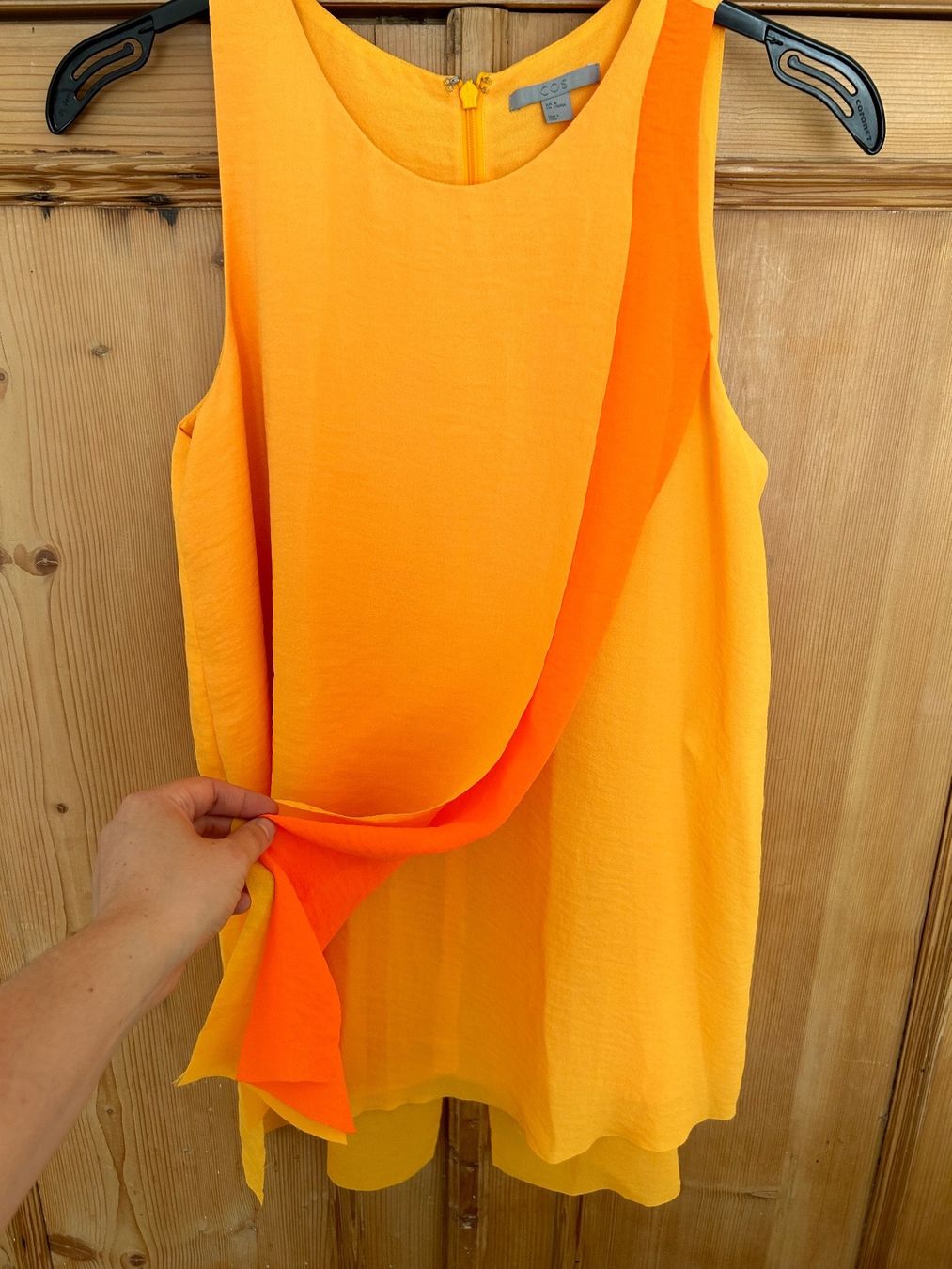 Cos Top: Oranges Top Cos – Usato da Zürich venduto da Robin_zh2 1