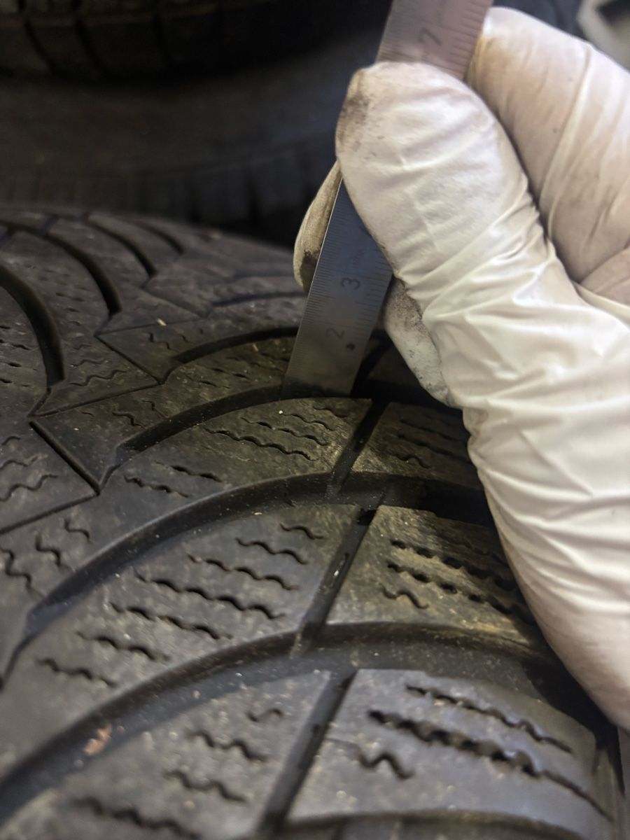 Pneumatici & Ruote complete: 205/55 R16 Komplätträder – Usato da Grosswangen venduto da ASH1995 4