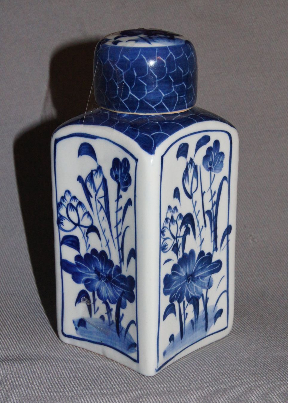 Zuccheriere: Blaue Porzellan-Teedose mit Deckel – Usato da Geroldswil venduto da ARTEFACTO 1