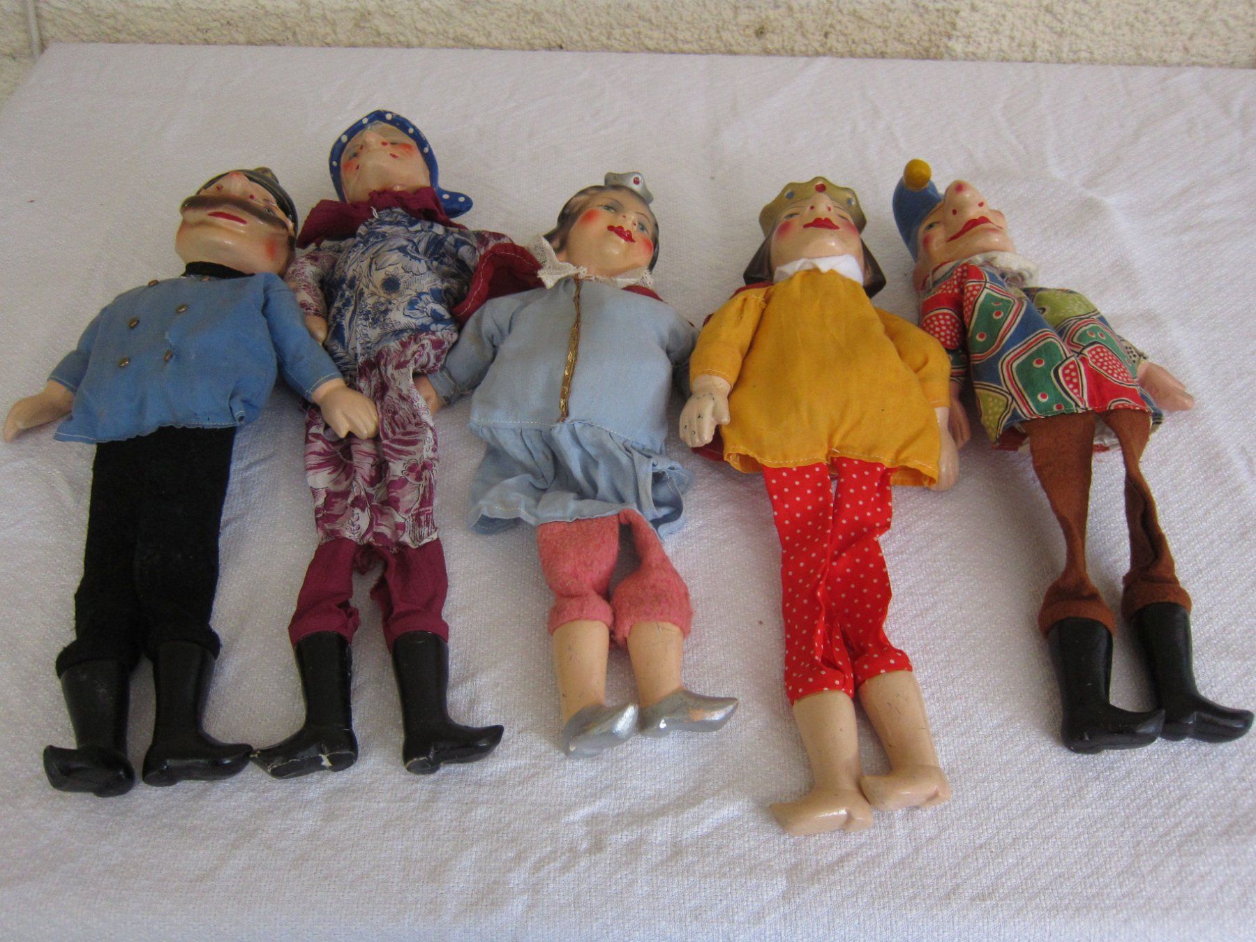 Spielzeuge: 6 Handspielpuppen – Gebraucht aus Regensdorf von Eri8057 6