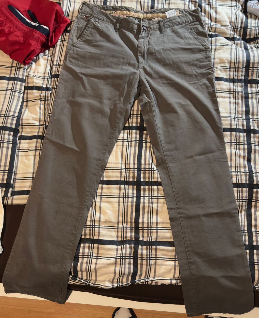 Tommy Hilfiger Pantaloni: Tommy Hilfiger Retro Denim | W36 L34 – Usato da Biberist venduto da mar_y85l