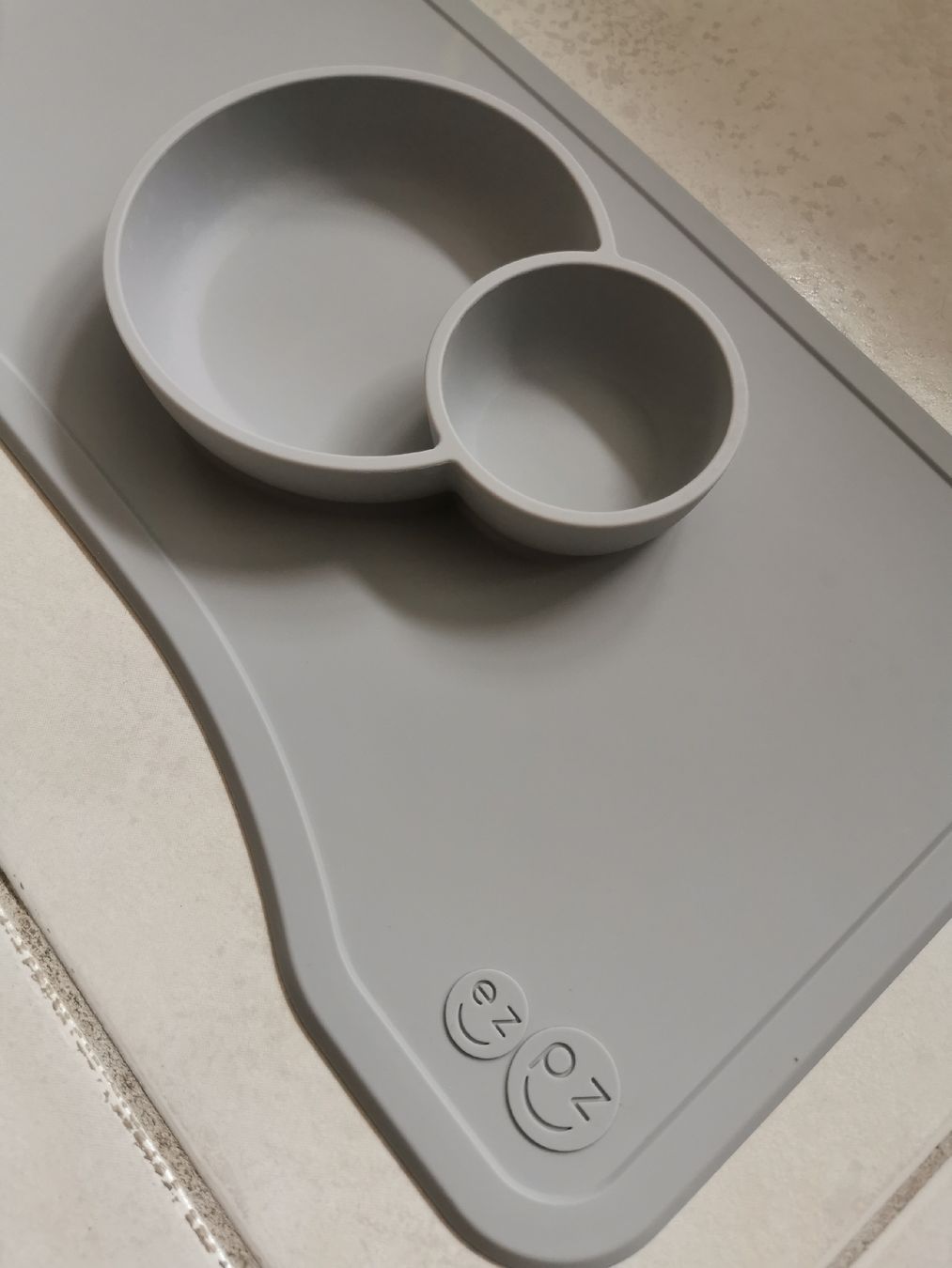 Ezpz Piatti: Stokke Steps Silikon Teller grau – Usato da Brunnen venduto da JJaime 1