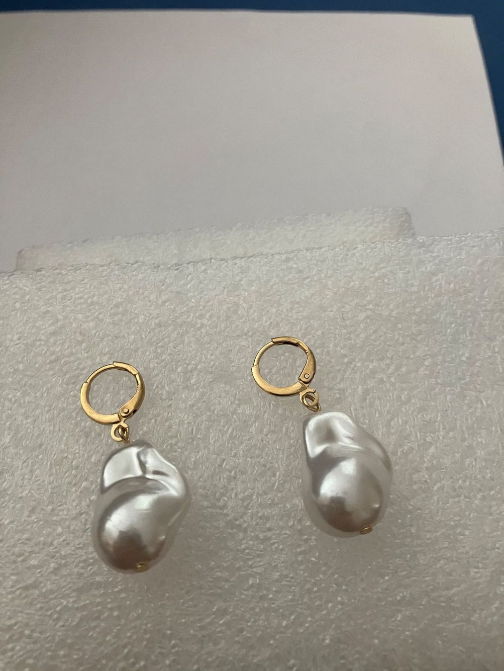 Orecchini pendenti & Orecchini a lobo: Modeschmuck stilvolle Hängeohrringe, goldfarben & Kunstperle – Nuovo (secondo la descrizione) da Affoltern am Albis venduto da Dlotti 1